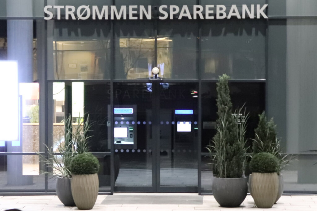 Strømmen Sparebank, 100-årsmarkering for åpning av banken. Lokalbank, bank og finans. Foto: Vårt Strømmen, vartstrommen.no.