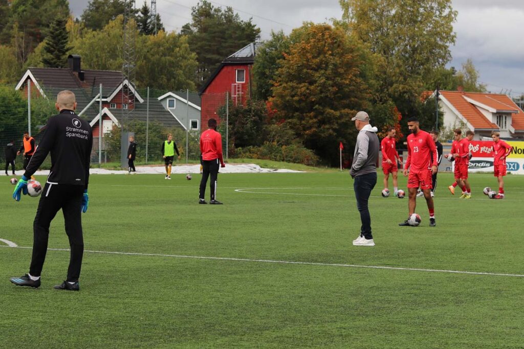 Strømmen IF, fotball-bildereportasje i PostNord-ligaen mot Moss 24. september. Foto: Vårt Strømmen, vartstrommen.no.
