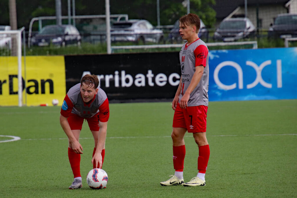 Fotball på Strømmen stadion: Strømmen IF mot Strindeheim TF i PostNord-ligaen. Foto: Vårt Strømmen, www.vartstrommen.no.
