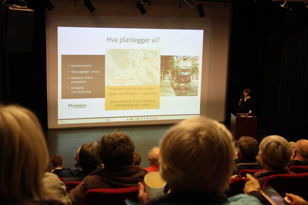 Vei- og gatebruksplan for Strømmen. Informasjonsmøte med Lillestrøm kommune, "Romerikslinja" (Akershus fylkeskommune) og konsulentbyrået Norconsult. Foto: Vårt Strømmen, www.vartstrommen.no