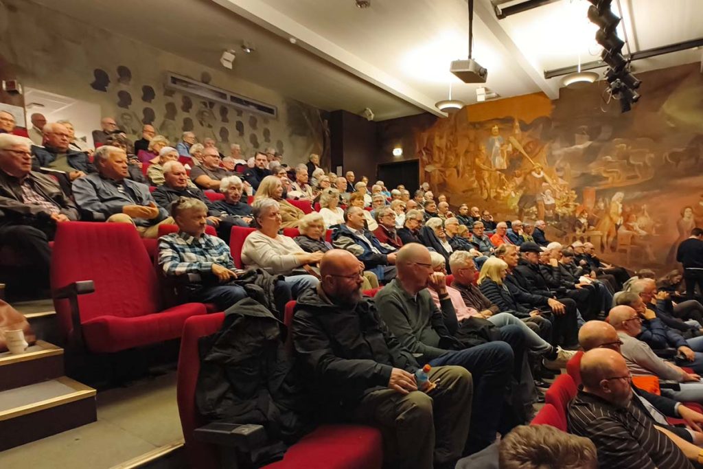 Vei- og gatebruksplan for Strømmen. Informasjonsmøte med Lillestrøm kommune, "Romerikslinja" (Akershus fylkeskommune) og konsulentbyrået Norconsult. Foto: Vårt Strømmen, www.vartstrommen.no