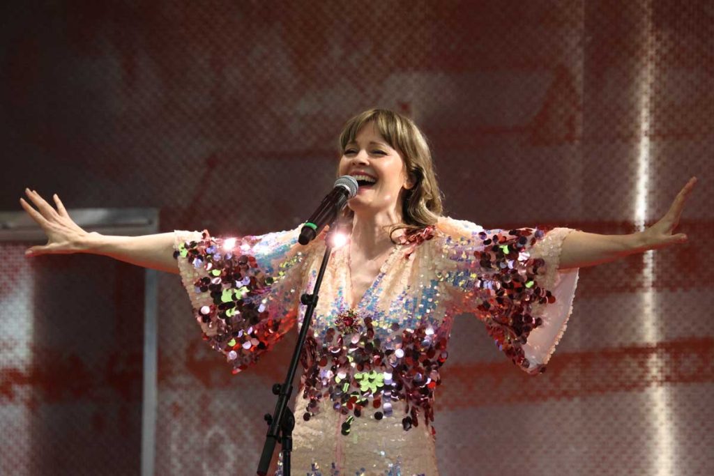 Strømmen Scene presenterer: Konsert med artisten Lisa Stokken på Thon Senter Strømmen 6. mai 2026. Foto: Vårt Strømmen, www.vartstrommen.no