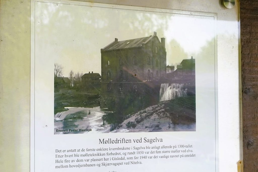 Mølleparken: Strømmens uten tvil beste parkområde - med en historisk vri ivaretatt av Sagelvas Venner. Foto: Vårt Strømmen, www.vartstrommen.no