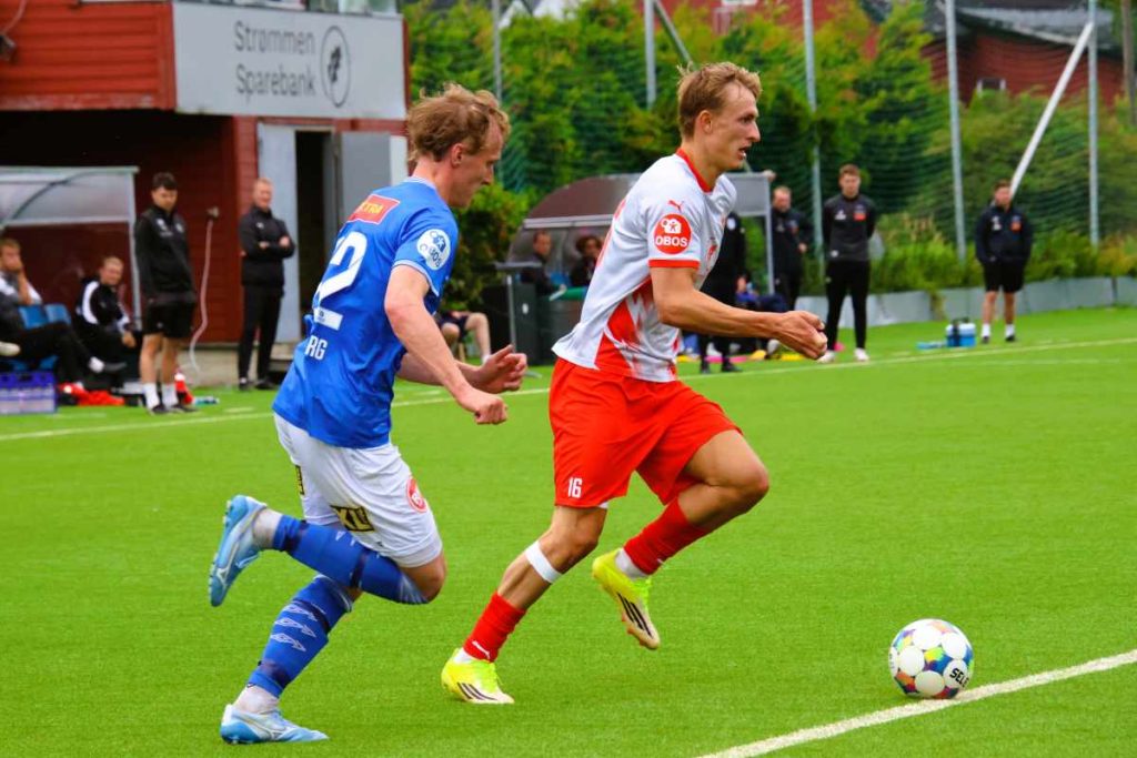 Strømmen stadion: Strømmen IF mot Ranheim IL i OBOS-ligaen 2026. Foto: Vårt Strømmen, www.vartstrommen.no