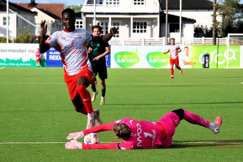 Fotball på Strømmen stadion: Strømmen IF - Bryne 2-0, i OBOS-ligaen 2026. Foto: Vårt Strømmen, www.vartstrommen.no