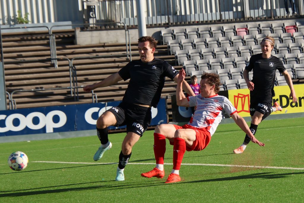 Fotball på Strømmen stadion: Strømmen IF mot Åsane i OBOS-ligaen 2026. Foto: Vårt Strømmen, www.vartstrommen.no