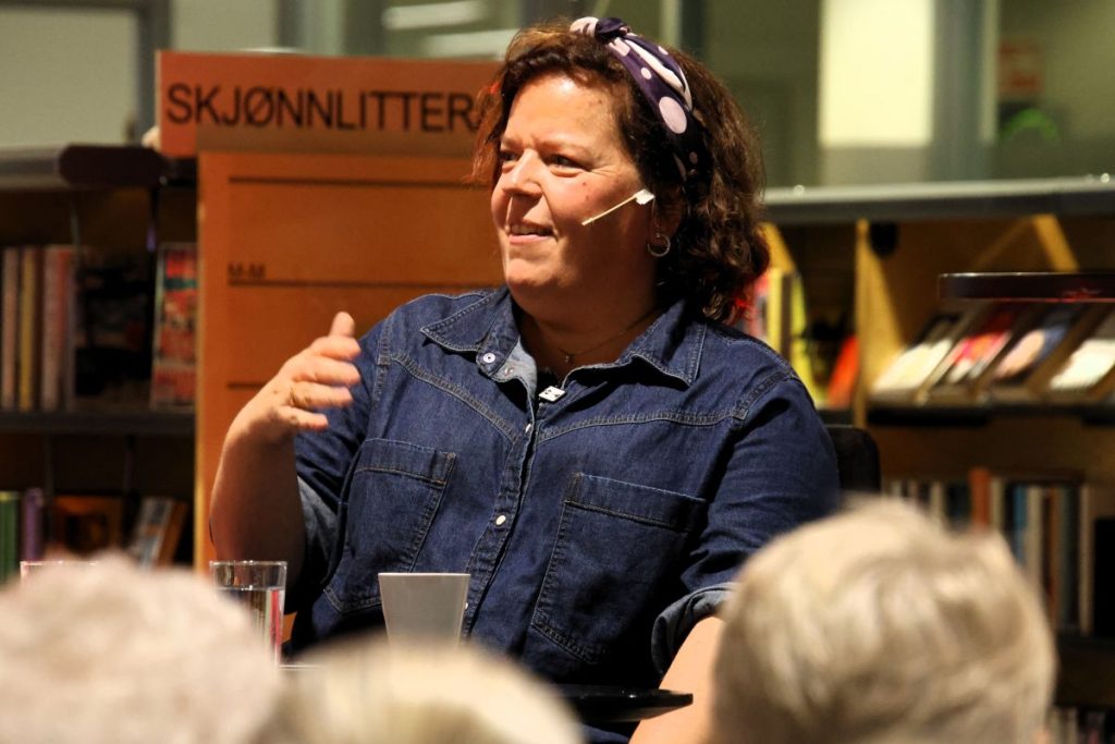 Strømmen bibliotek / Lillestrømbibliotekene: Fokus på helse: Sammen er vi mindre alene. Foto: Vårt Strømmen, www.vartstrommen.no