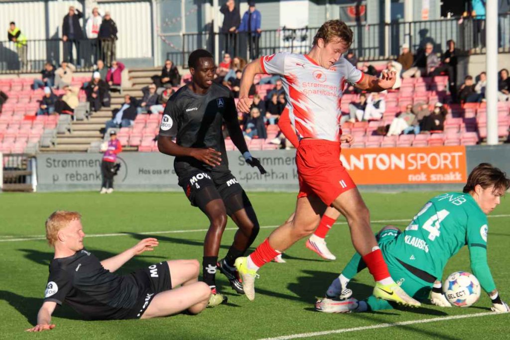 Fotball på Strømmen stadion: Strømmen IF mot Åsane i OBOS-ligaen 2026. Foto: Vårt Strømmen, www.vartstrommen.no
