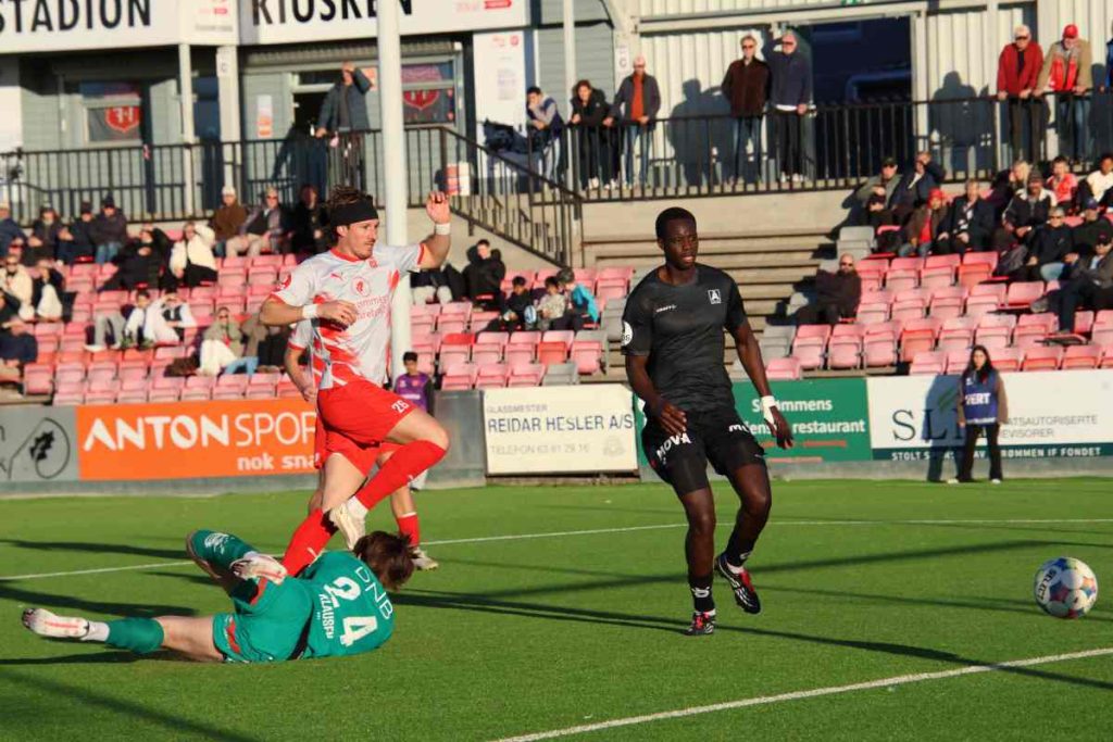 Fotball på Strømmen stadion: Strømmen IF mot Åsane i OBOS-ligaen 2026. Foto: Vårt Strømmen, www.vartstrommen.no